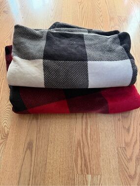 Buffalo Check Throw Blanket Duo - Black & White / Red & Black